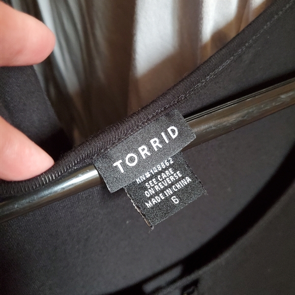 Torrid Size 6 Top - Picture 4 of 4